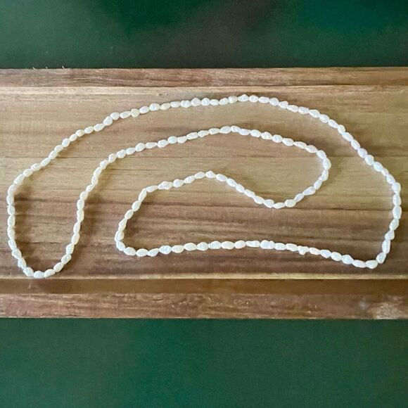 Vintage Long Single Strand Of Fresh Water Pearls Off White 36” Necklace - Picture 4 of 5